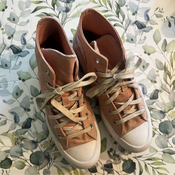 Converse Chuck Taylor All Star Pink Lugged Platform High Sneakers 7.5 - Picture 3 of 8